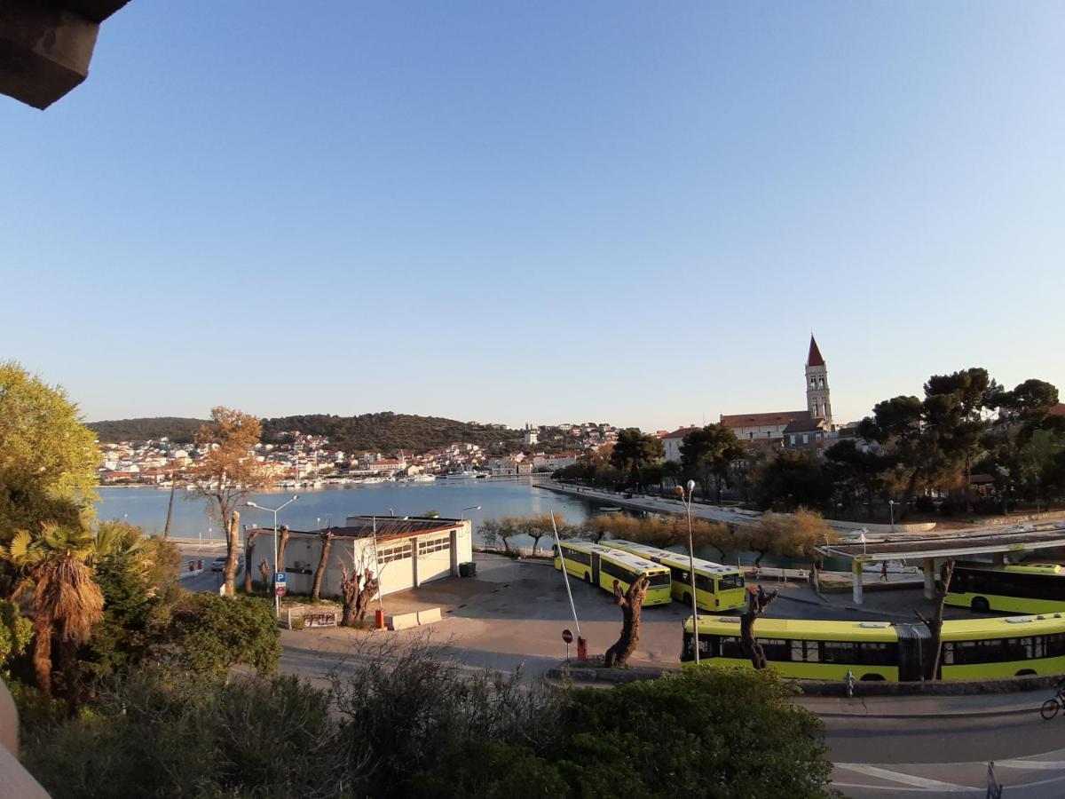 Apartman Petrovic City Center Trogir Buitenkant foto