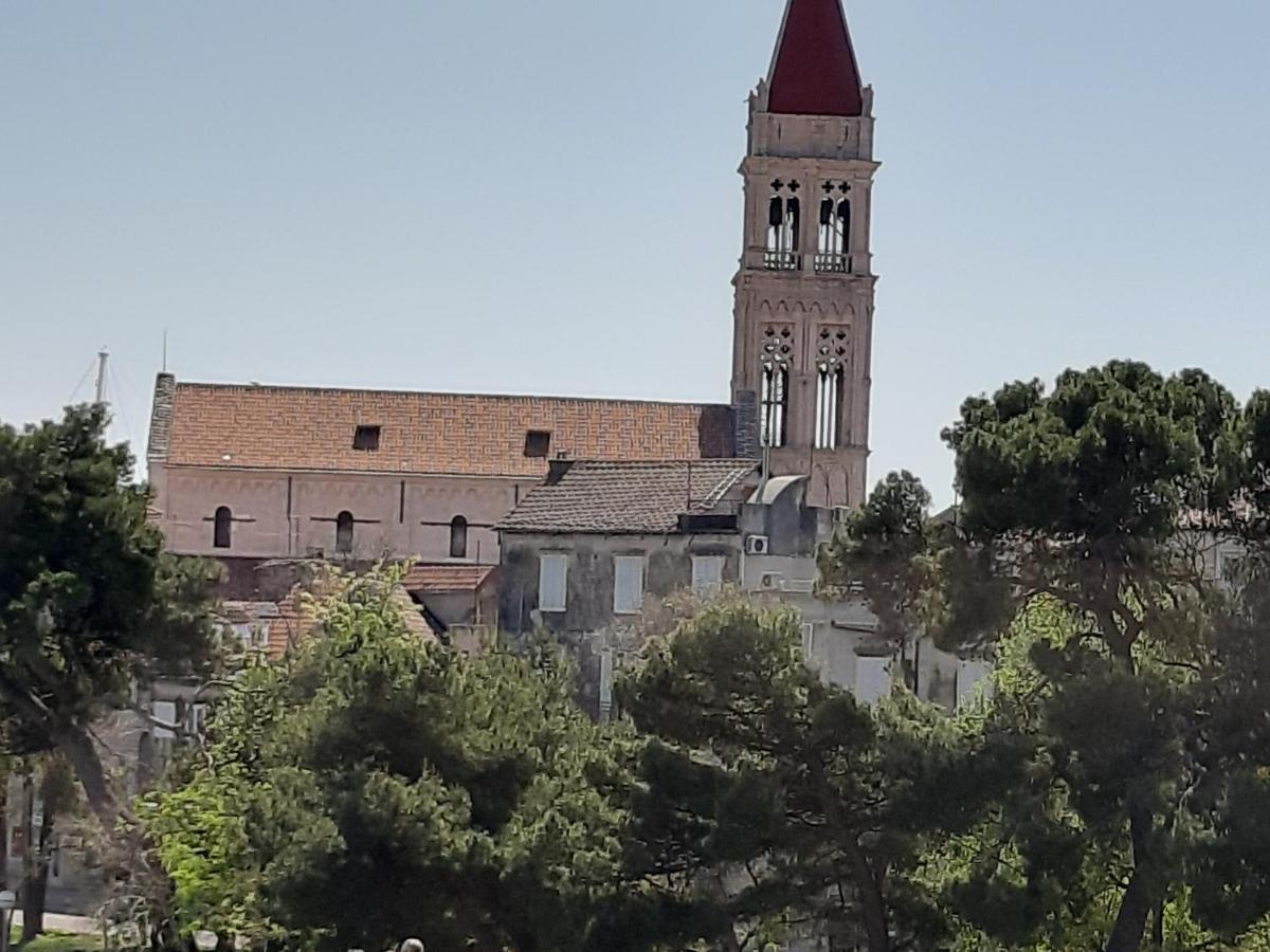 Apartman Petrovic City Center Trogir Buitenkant foto