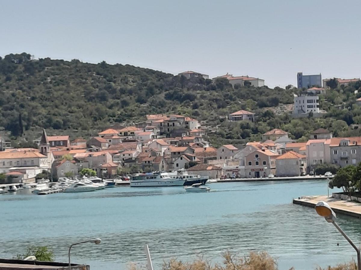 Apartman Petrovic City Center Trogir Buitenkant foto