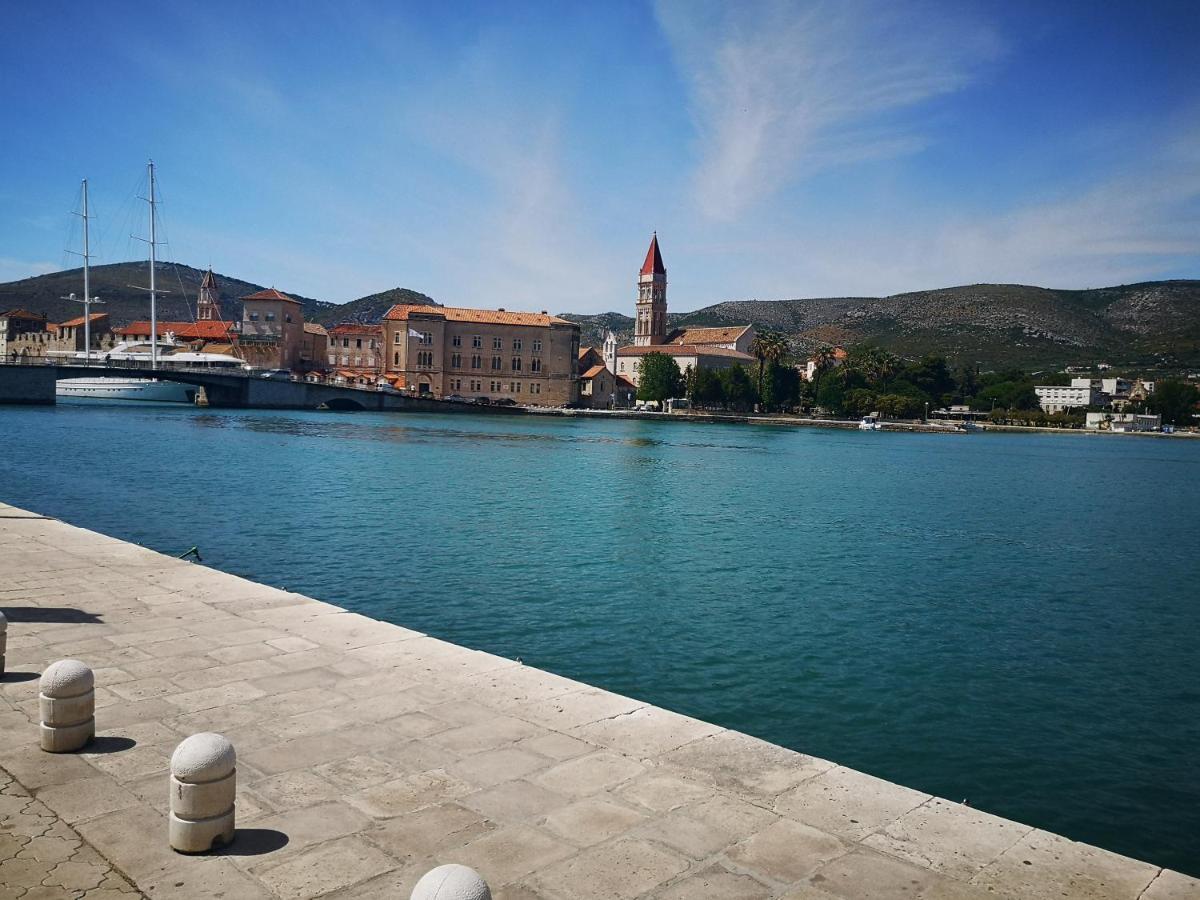 Apartman Petrovic City Center Trogir Buitenkant foto
