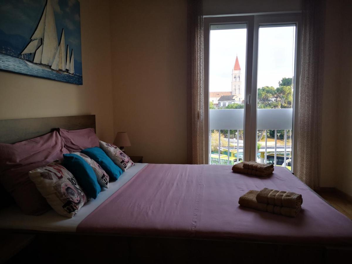 Apartman Petrovic City Center Trogir Buitenkant foto