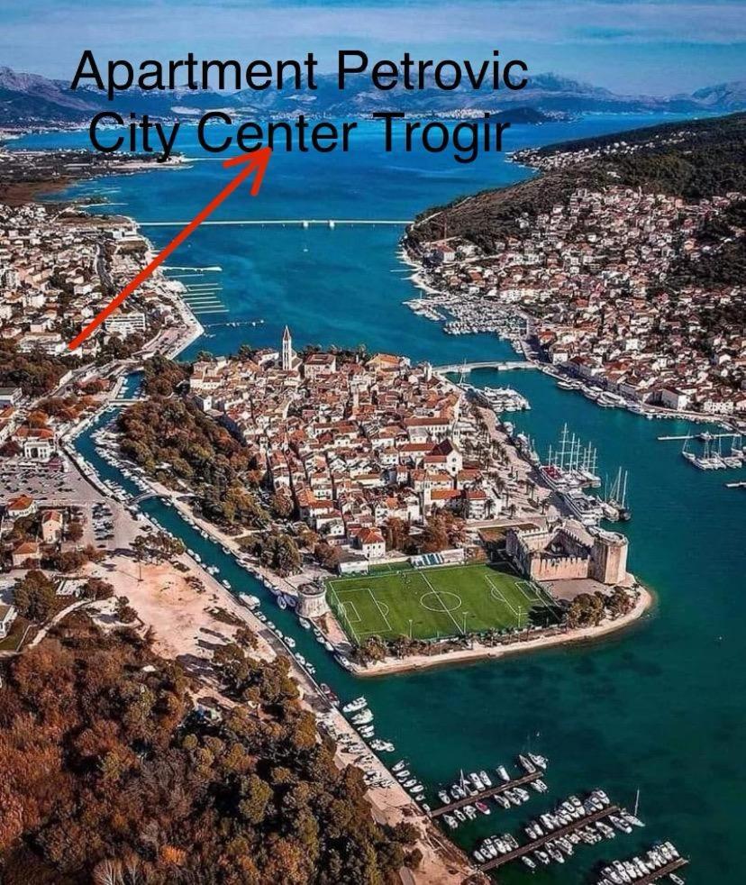 Apartman Petrovic City Center Trogir Buitenkant foto